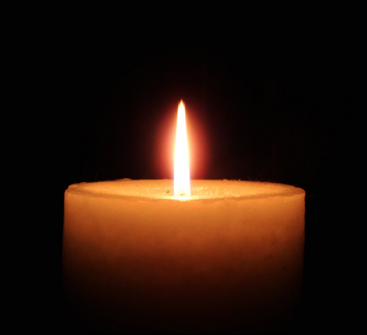 This image has an empty alt attribute; its file name is Candlelight.png